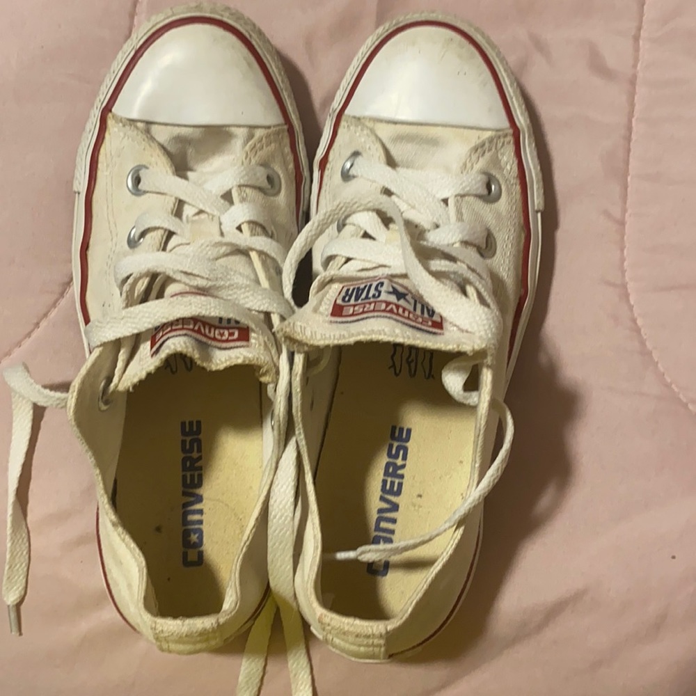 Women’s converse size 5